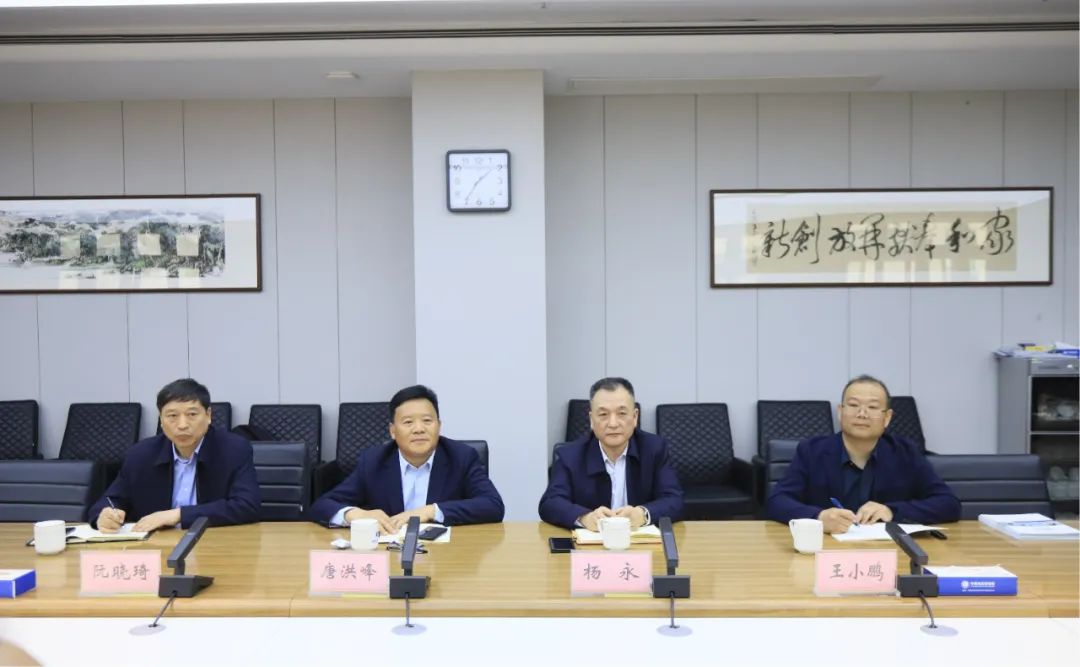 花花牛乳業(yè)集團(tuán)黨委書記、董事長(zhǎng)唐洪峰一行赴中原食品實(shí)驗(yàn)室同中國(guó)工程院院士、中原食品實(shí)驗(yàn)室主任任發(fā)政座談交流