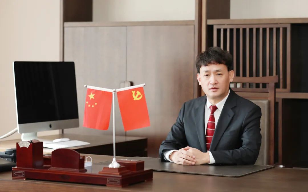 雙雙獲獎 喜事連連| 花花牛乳業集團榮獲“河南省知名品牌”獎,董事長關曉彥榮膺“2022年度品牌人物” 雙雙獲獎 喜事連連| 花花牛乳業集團榮獲“河南省知名品牌”獎,董事長關曉彥榮膺“2022年度品牌人物”