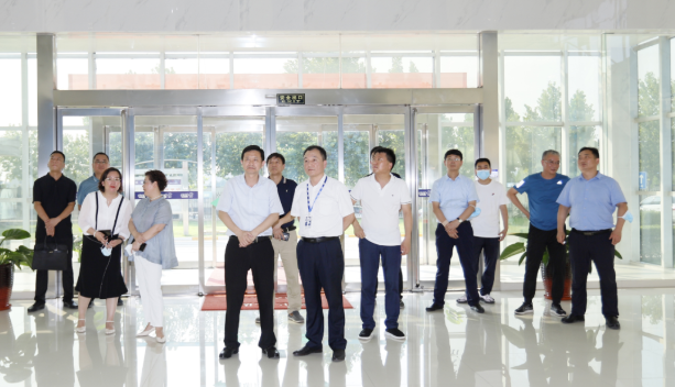 快訊|鄭州市二七區委副書記、區長虎榮鑫蒞臨河南花花牛乳業集團調研 快訊|鄭州市二七區委副書記、區長虎榮鑫蒞臨河南花花牛乳業集團調研