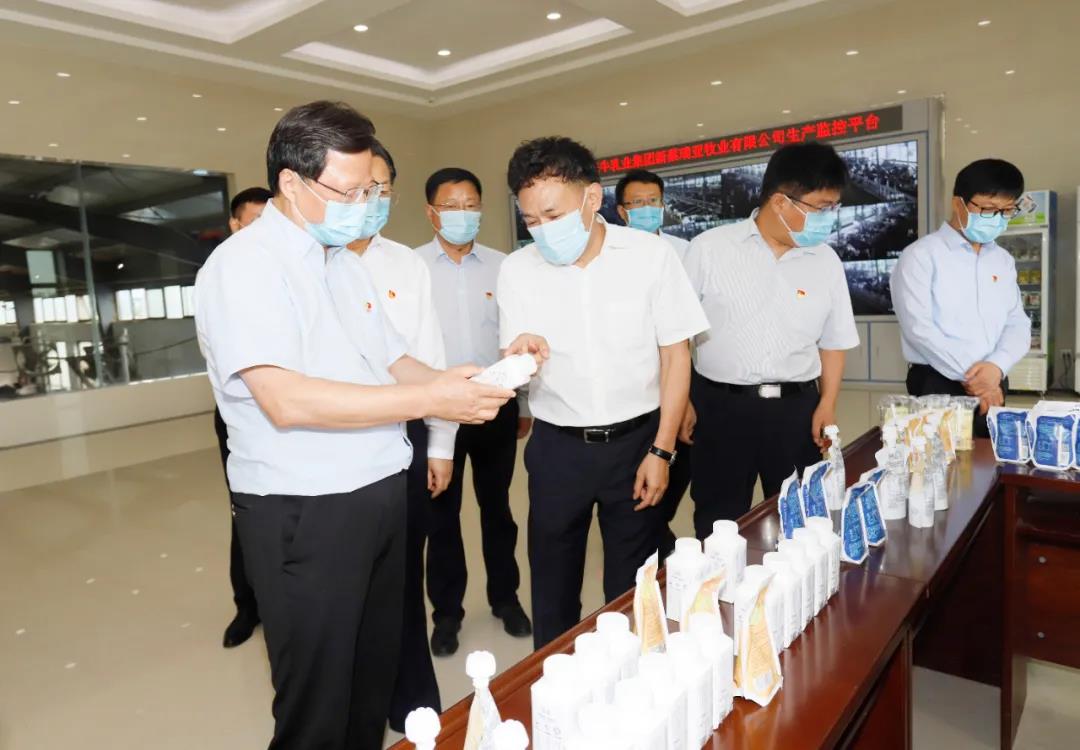 快訊 | 河南省委常委、省紀委書記、省監(jiān)委主任任正曉蒞臨花花牛乳業(yè)集團新蔡瑞亞牧場調(diào)研 快訊 | 河南省委常委、省紀委書記、省監(jiān)委主任任正曉蒞臨花花牛乳業(yè)集團新蔡瑞亞牧場調(diào)研