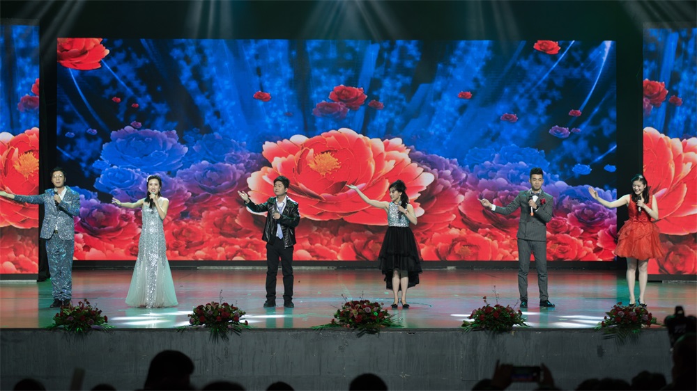 “不忘初心、聚力前行” 花花牛集團2018迎新春聯歡會隆重舉行