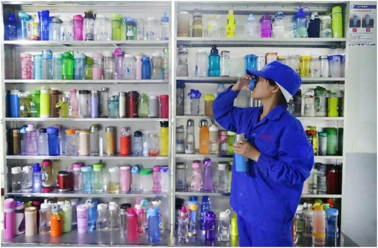 走進(jìn)工廠 走進(jìn)工廠