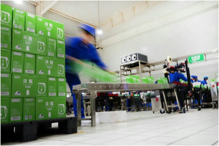 走進(jìn)工廠 走進(jìn)工廠